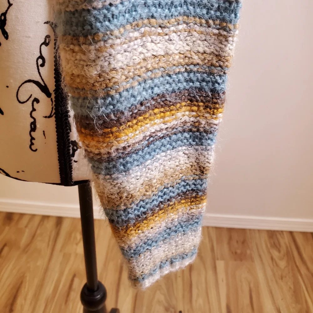 Urban Outfitters | Lennon Neutral Beige & Blue Striped Cropped Sweater - Picture 8 of 15